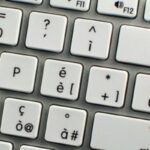 Adesivi Italiano Fondo Trasparente Lettere Nere - 12x12mm